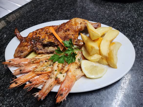 Half Chicken & Prawns