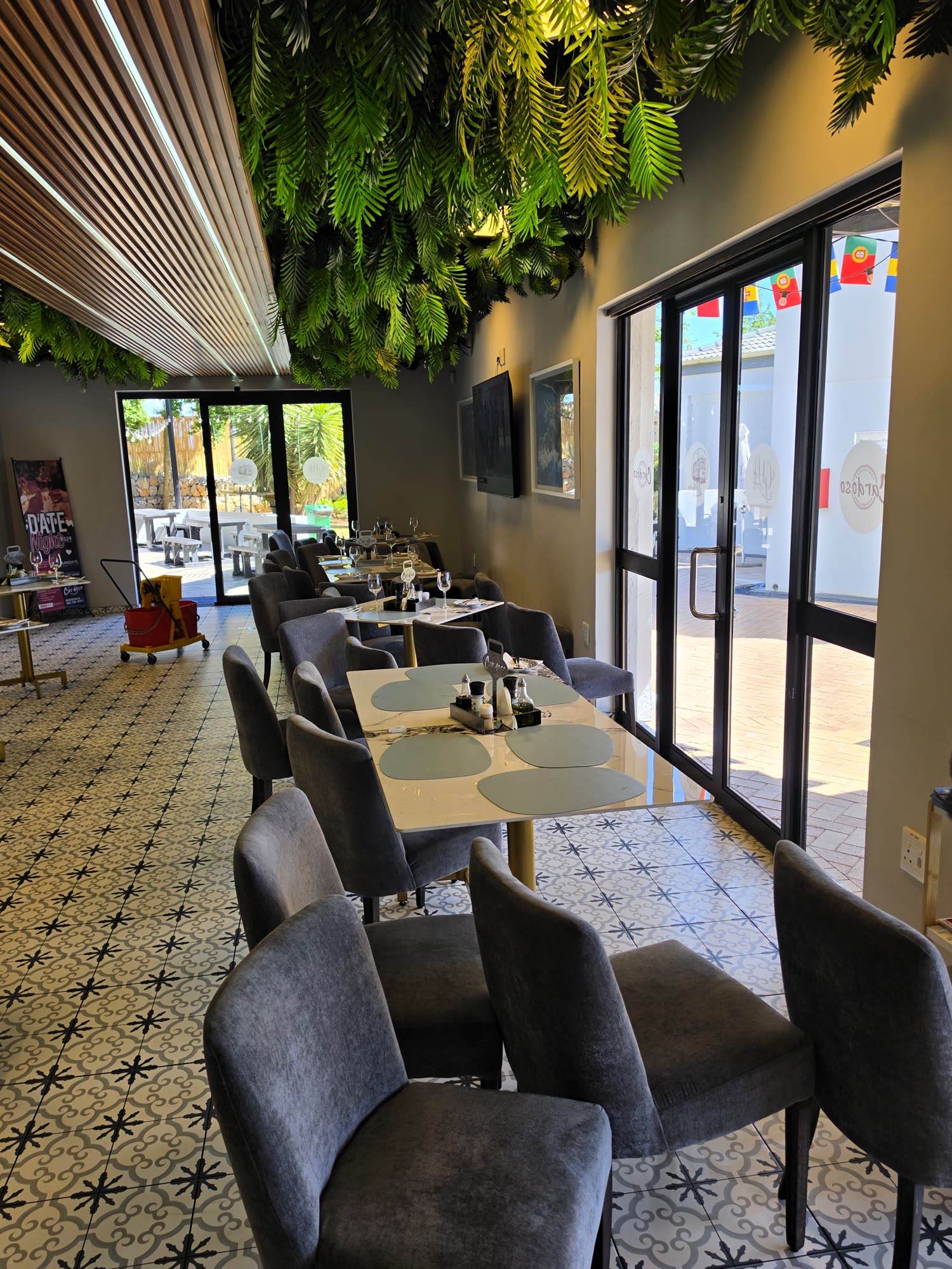 Patterned tiles in the dining room